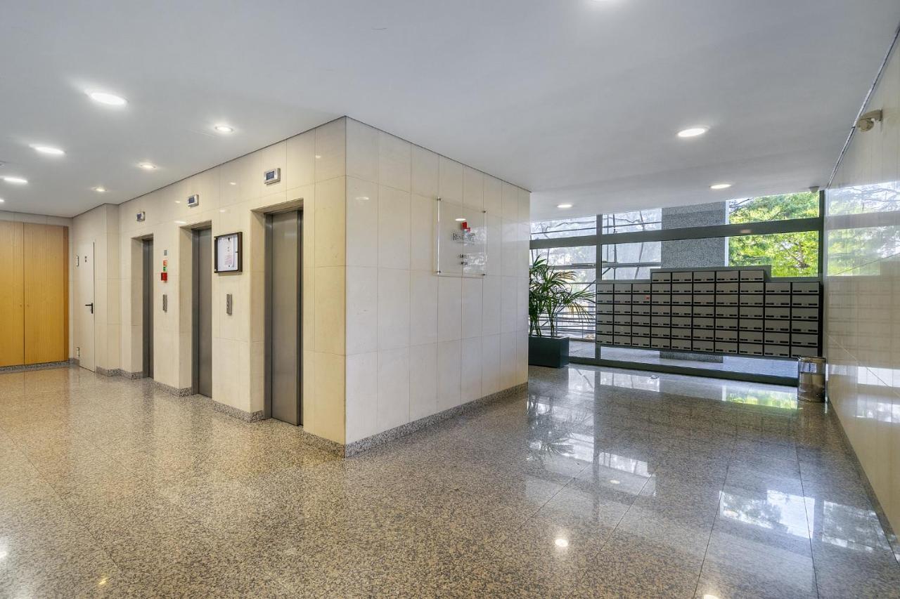 Whome Family - Urban Retreat With Parking, Ac, Elevator In Great Location Appartement Lissabon