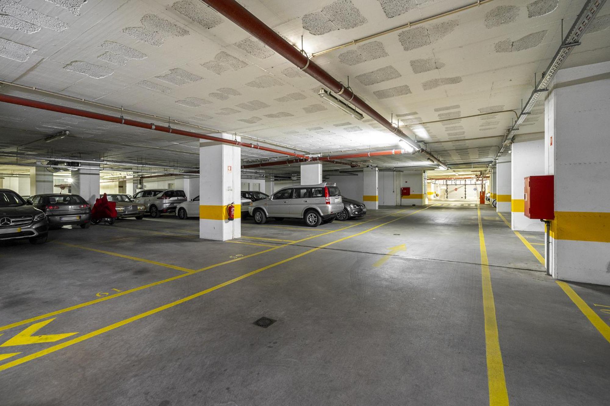 Whome Family - Urban Retreat With Parking, Ac, Elevator In Great Location Appartement Lissabon